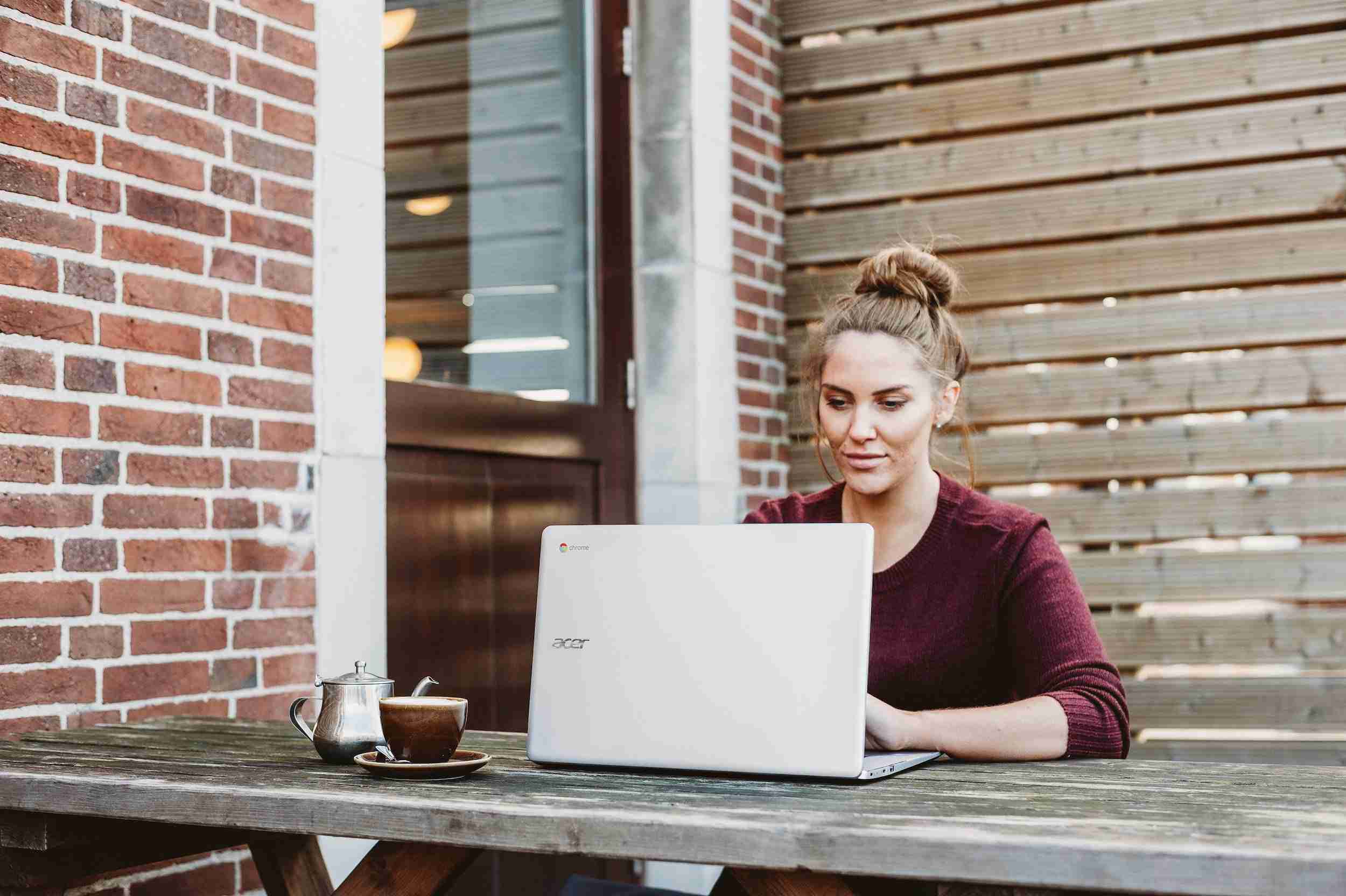 7 Advantages of Using LMS for Digital Learning VS Face-to-Face Learning